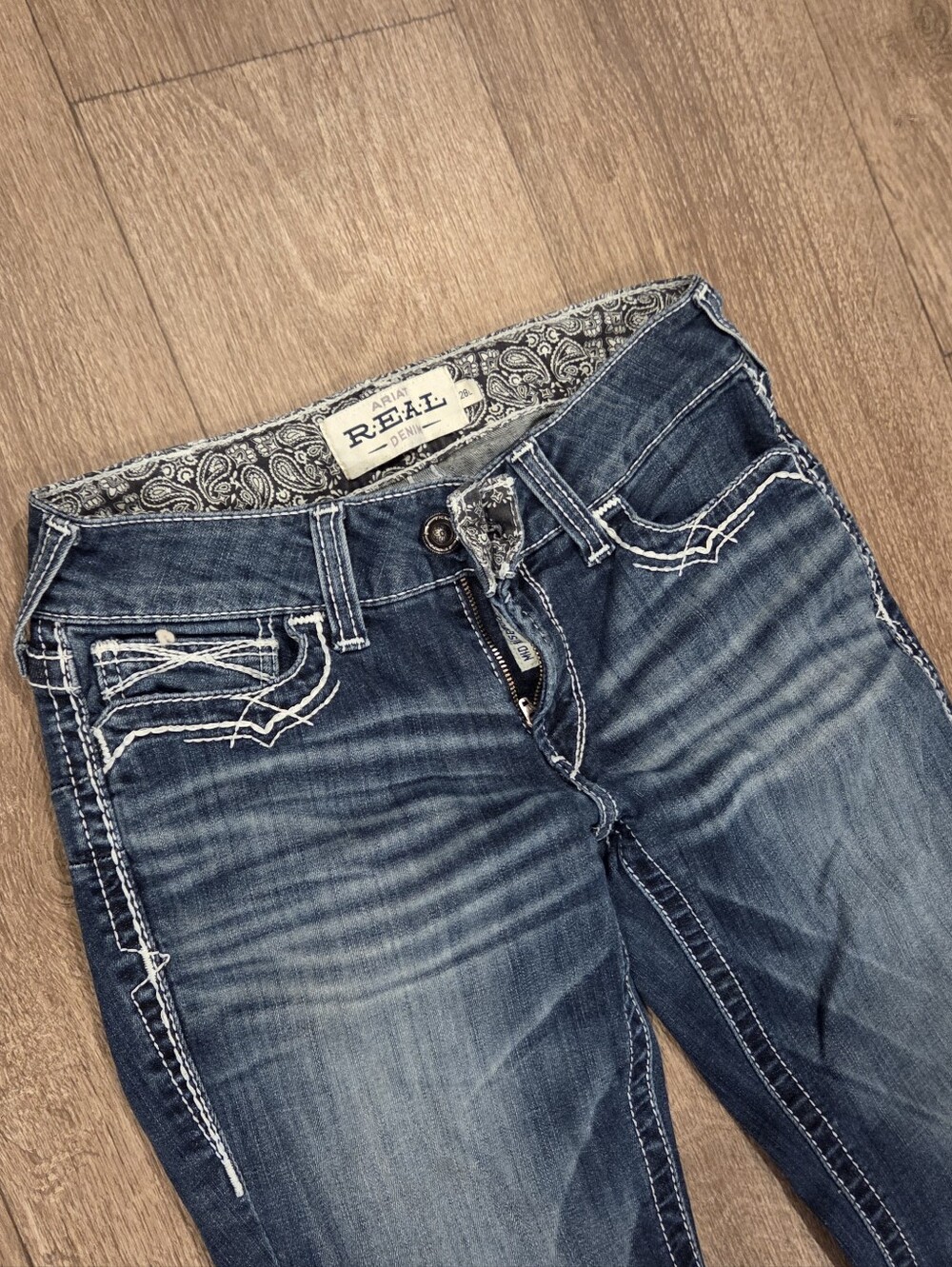 Ariat Mid Rise Bootcut Jeans 28L - Picture 3 of 9